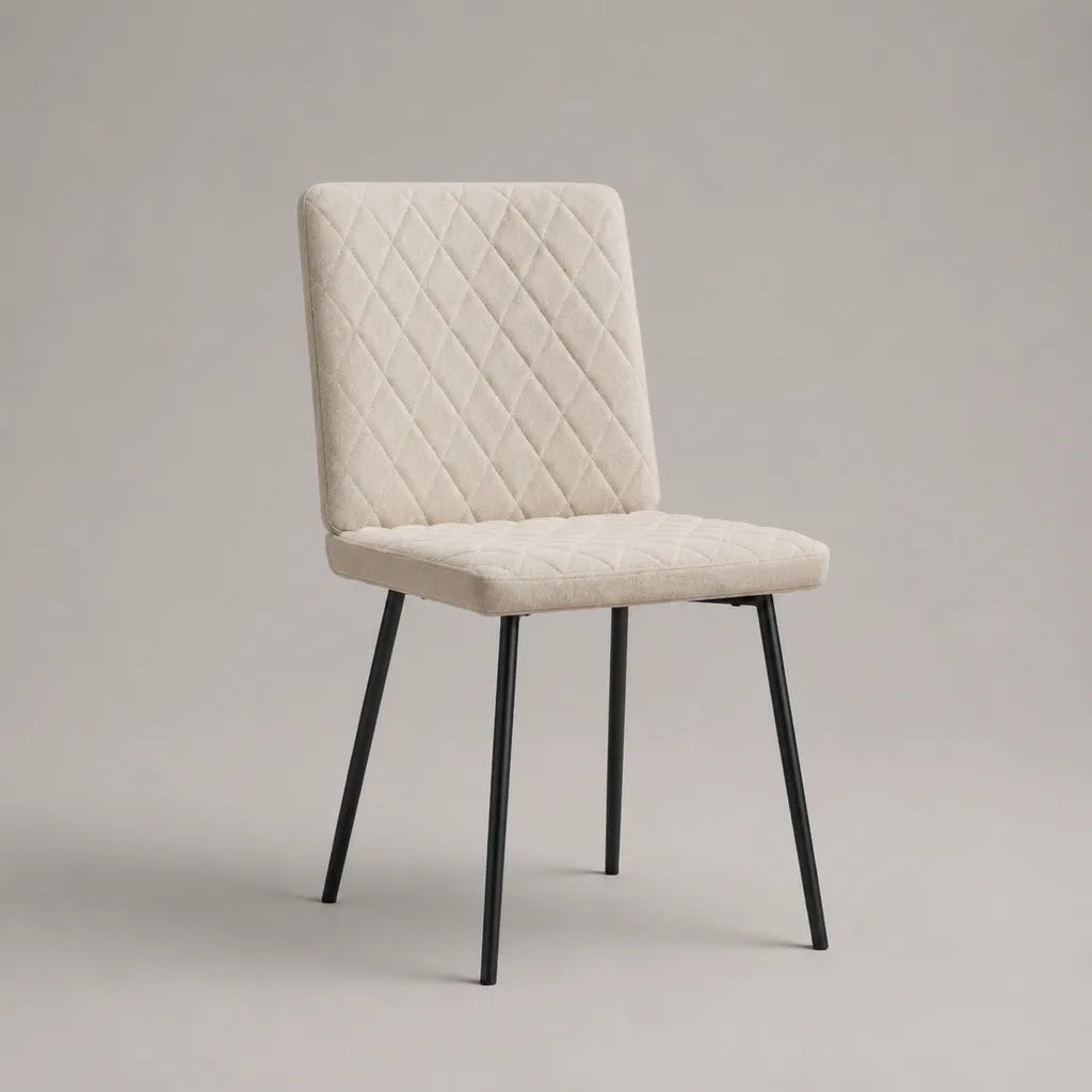 Chaise de salle à manger rembourrée en velours de polyester beige, pieds en acier noir, L 48 x P 55 x H 83 cm