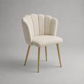 Chaise de salle à manger en tissu crème, dossier coquille et pieds en acier doré, 58 × 57 × 84 cm